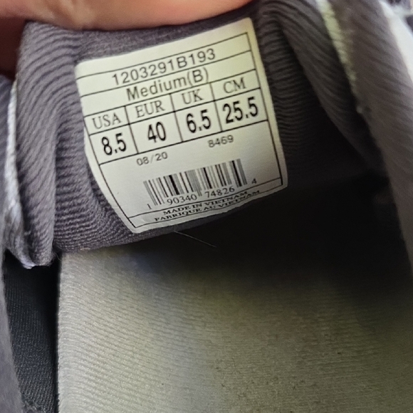 Brooks Women's Athletic Shoes - White and Coral - Picture 9 of 9